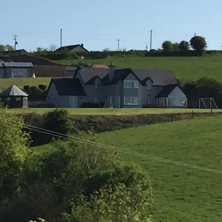Дом отдыха Four Winds,kinsale Town,exquisite Homes,sleeps 26 Кинсэйл
