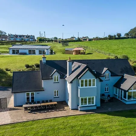 Four Winds,kinsale Town,exquisite Homes,sleeps 26 Holiday home