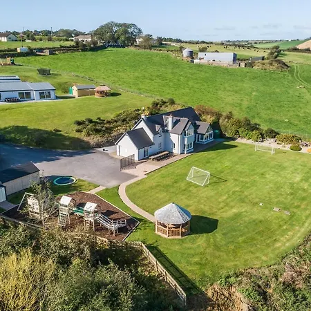 Four Winds,kinsale Town,exquisite Homes,sleeps 26 Kinsale