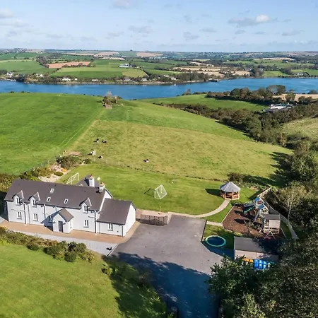 Four Winds,kinsale Town,exquisite Homes,sleeps 26 *