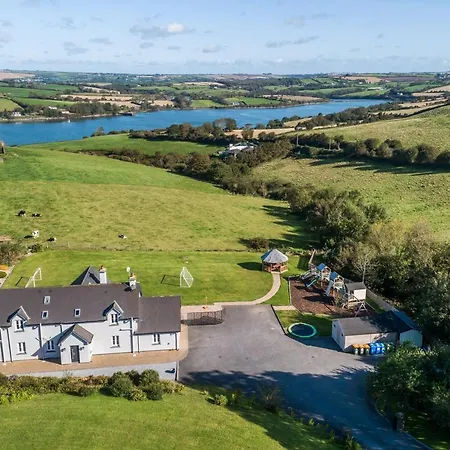 Four Winds,kinsale Town,exquisite Homes,sleeps 26 Holiday home