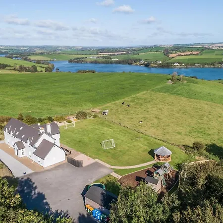 Four Winds,kinsale Town,exquisite Homes,sleeps 26 Holiday home