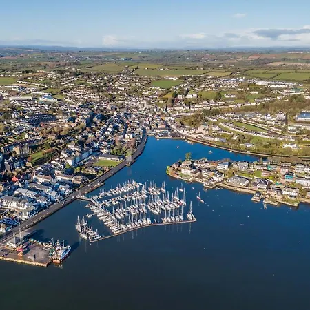 Four Winds,kinsale Town,exquisite Homes,sleeps 26 *