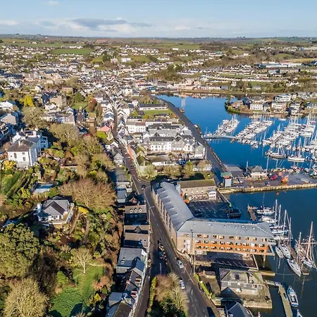 Four Winds,kinsale Town,exquisite Homes,sleeps 26 Holiday home Kinsale