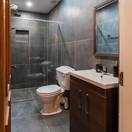 Casa vacanze Four Winds,kinsale Town,exquisite Homes,sleeps 26