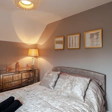 Four Winds,kinsale Town,exquisite Homes,sleeps 26 *