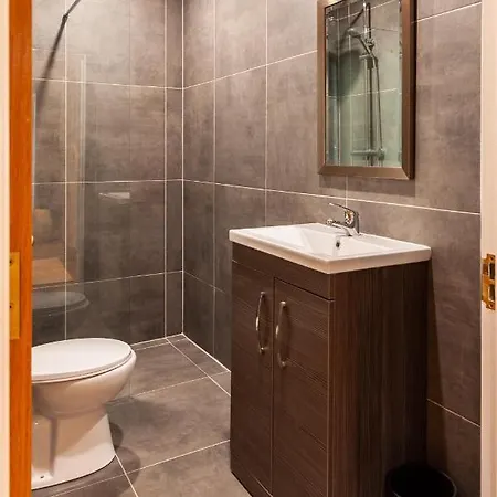 Four Winds,kinsale Town,exquisite Homes,sleeps 26 Feriehus