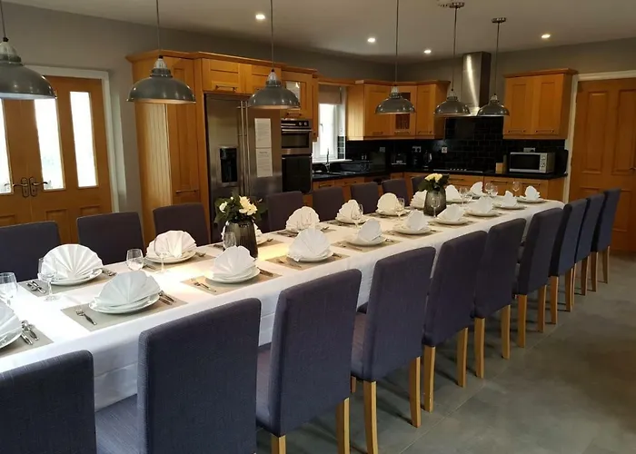 Four Winds,kinsale Town,exquisite Homes,sleeps 26