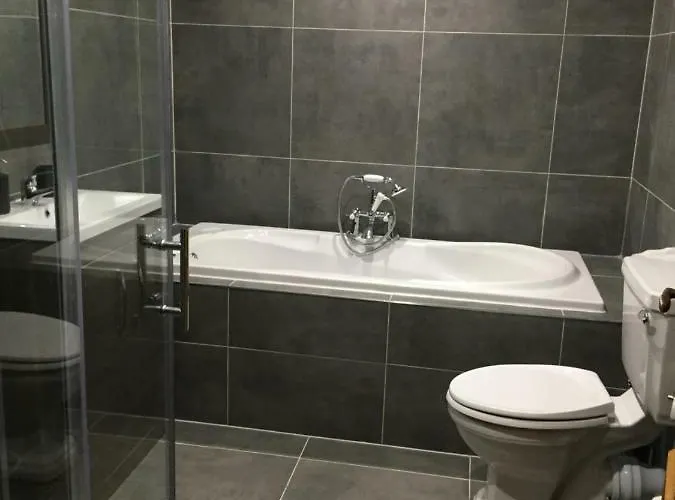 Four Winds,kinsale Town,exquisite Homes,sleeps 26 Ferienhaus *